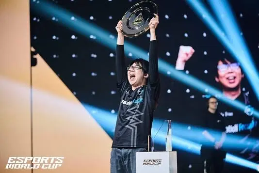 EWC2026巴黎开幕式盛况 EWC2026巴黎开幕式塞纳河音乐厅DJ Snake电竞世界杯