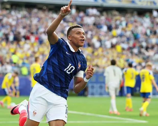 姆巴佩法国3-0瑞典2026世界杯6球追平梅西金靴
